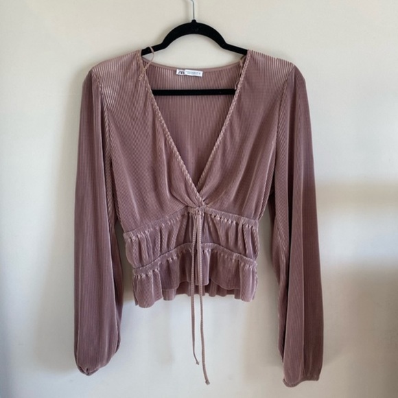 Zara going out top with balloon sleeves - Picture 2 of 3